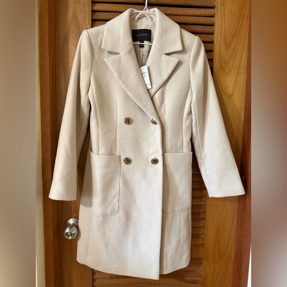 Banana Republic Elegant Cream Double-Breasted Women's Coat